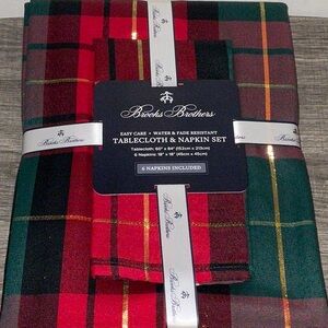 Brooks Brothers Red Tartan Plaid Oblong Tablecloth 60x84 + 6 Napkins 18x18 NWT